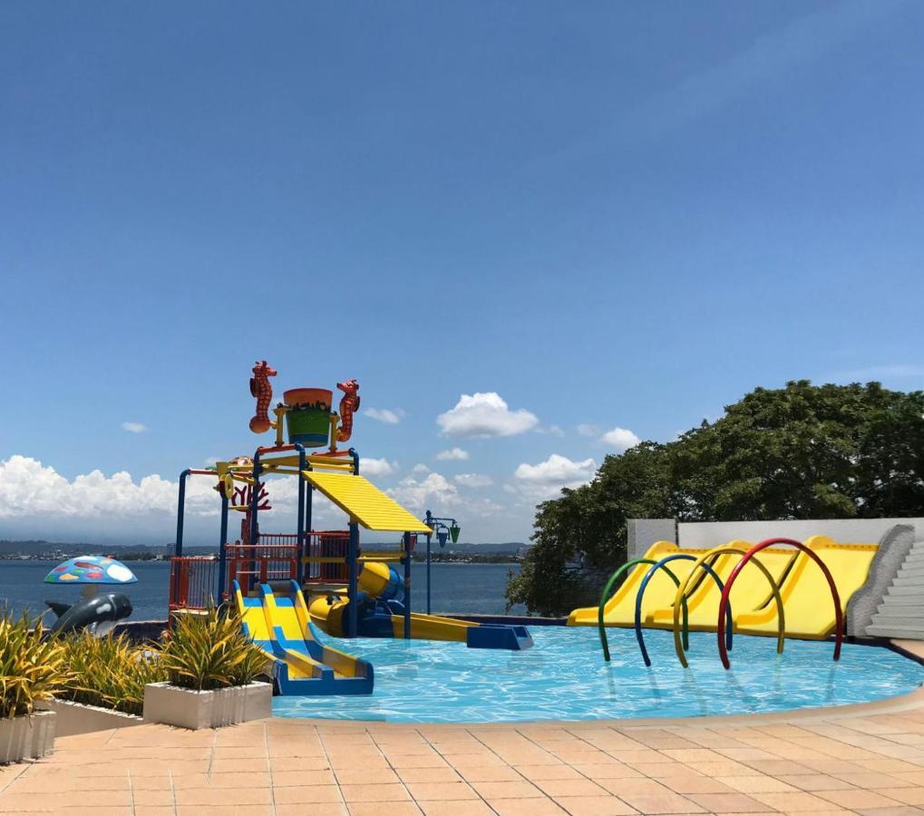 Crusoe Cabins Costa Azalea Samal Exterior foto