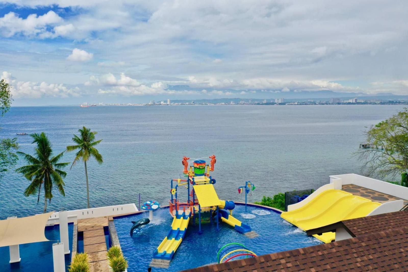 Crusoe Cabins Costa Azalea Samal Exterior foto