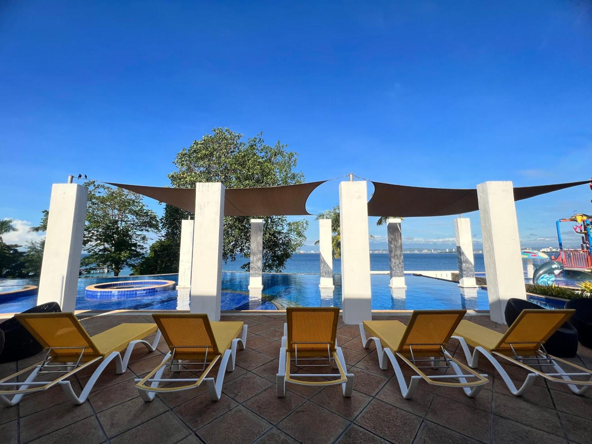 Crusoe Cabins Costa Azalea Samal Exterior foto